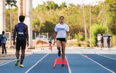 MULHER TREINANDO.JPG